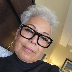 Meet your Posher, Elaine